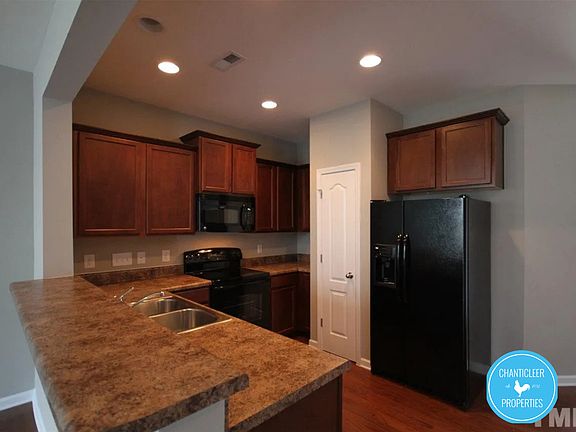 5th image of 2219 Sunny Cove Dr