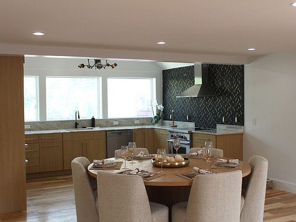 5th image of 33 Bartlett Rd