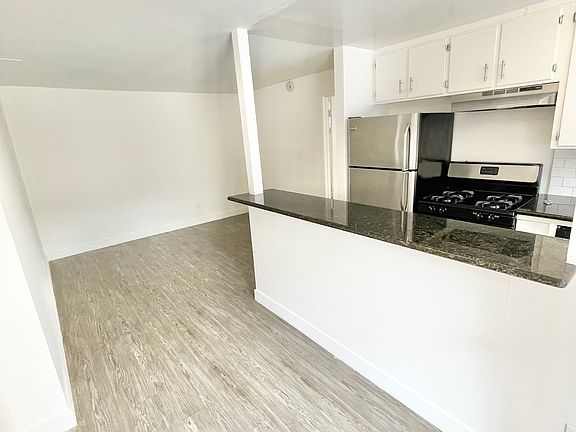 2nd image of 1814 Pacific Ave APT 105