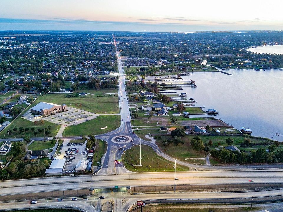 1st image of 3609 W Prien Lake Rd