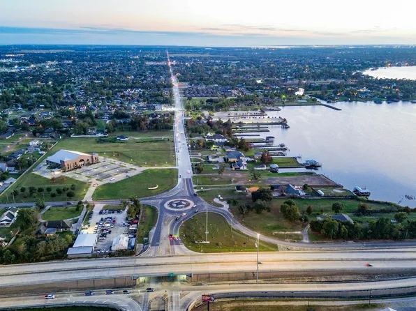 3609 W Prien Lake Rd, Lake Charles, LA 70605