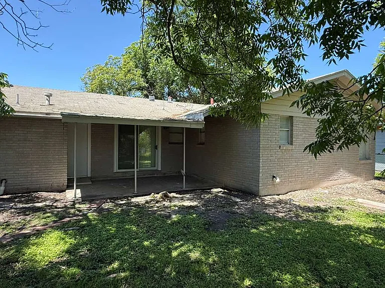 4938 Bernadine Dr — Photo 6