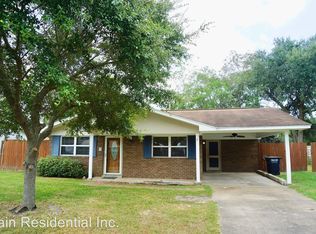 209 Hunter Dr, Ocean Springs, MS 39564