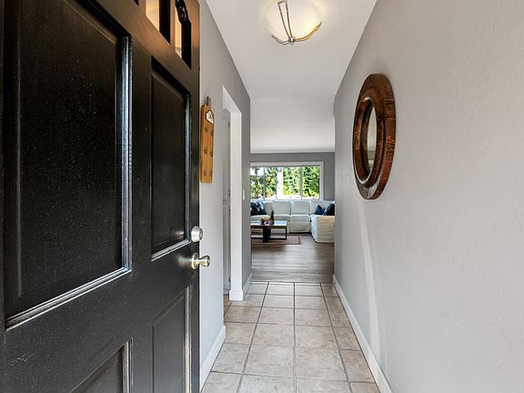 3rd image of 497 Estrella Dr