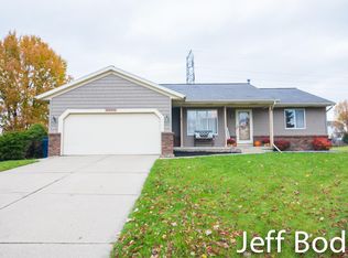 2405 Sunny Creek St SE, Kentwood, MI 49508