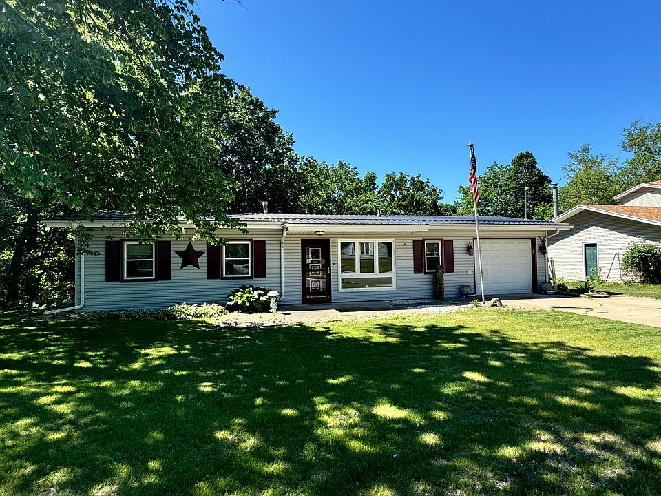 1st image of 604 Lincoln Dr