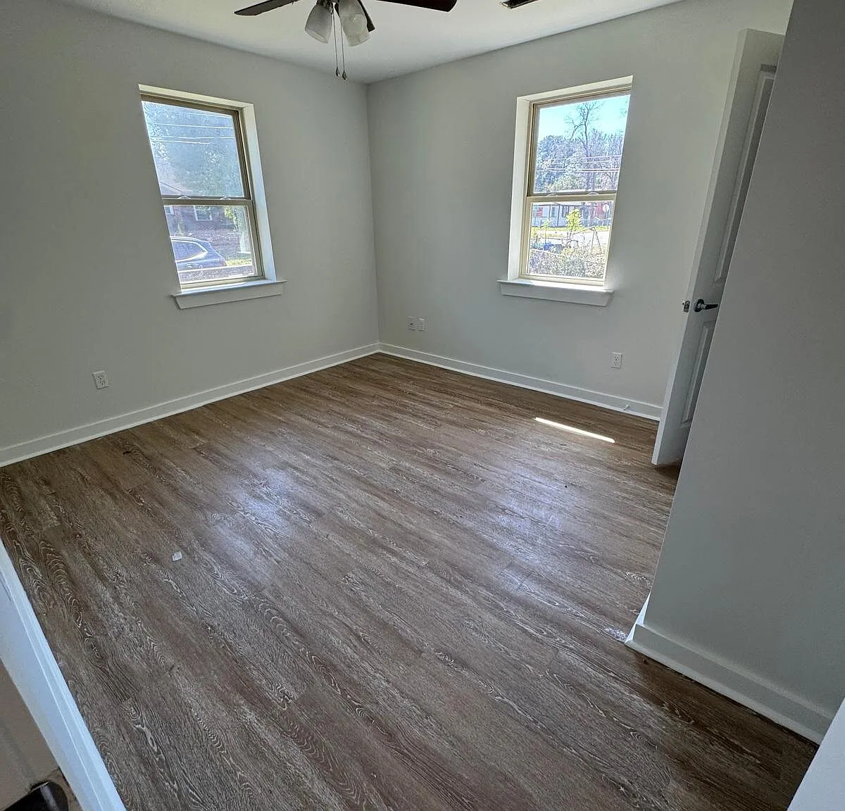2 bed, 1.0 bath, 760 sqft, $1,350 — Photo 3