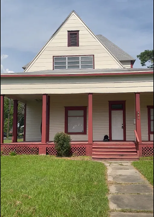 230 El Paso Ave