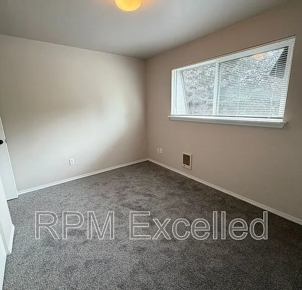 630 M St NE #2 — Photo 15