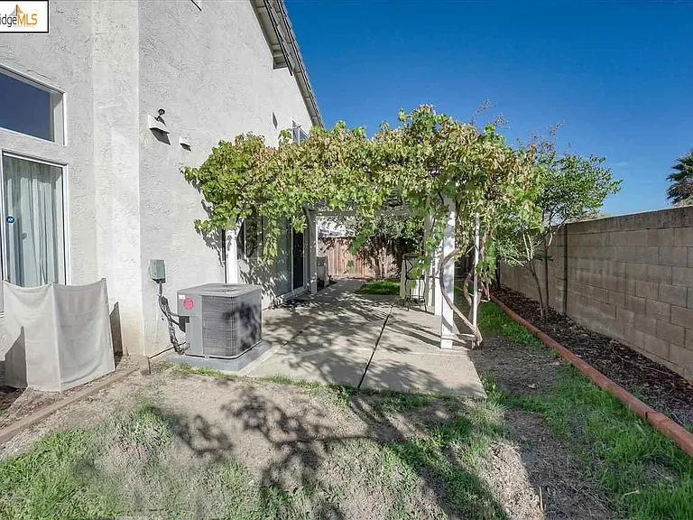 4973 Ridgeview Dr — Photo 11