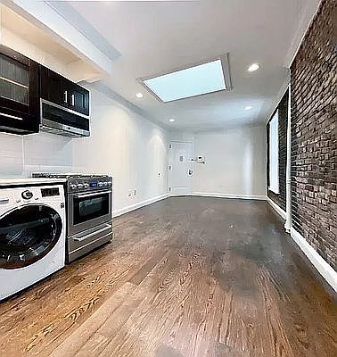 4th image of 317 2nd Ave APT 9