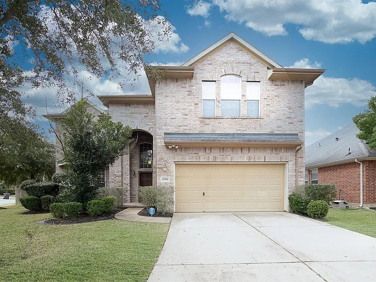 12802 Flat Creek Dr — Photo 2