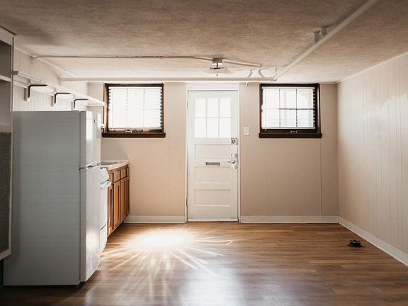 5th image of 2549 Harriet Ave APT B