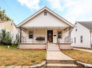 1226 S 6th St, Pekin, IL 61554