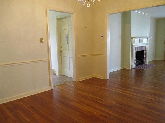 4th image of 102 Bennett Ct