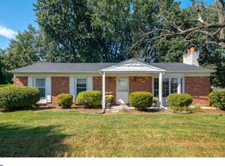 819 Mount Airy Rd, Collegeville, PA 19426