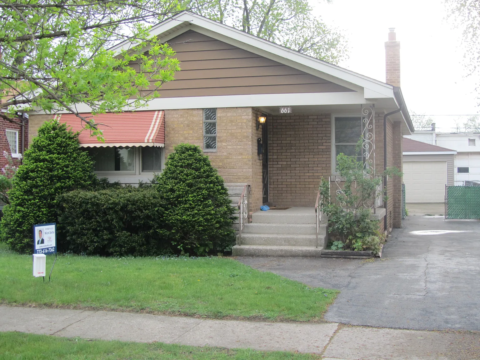 661 Greenbay Ave photo 1