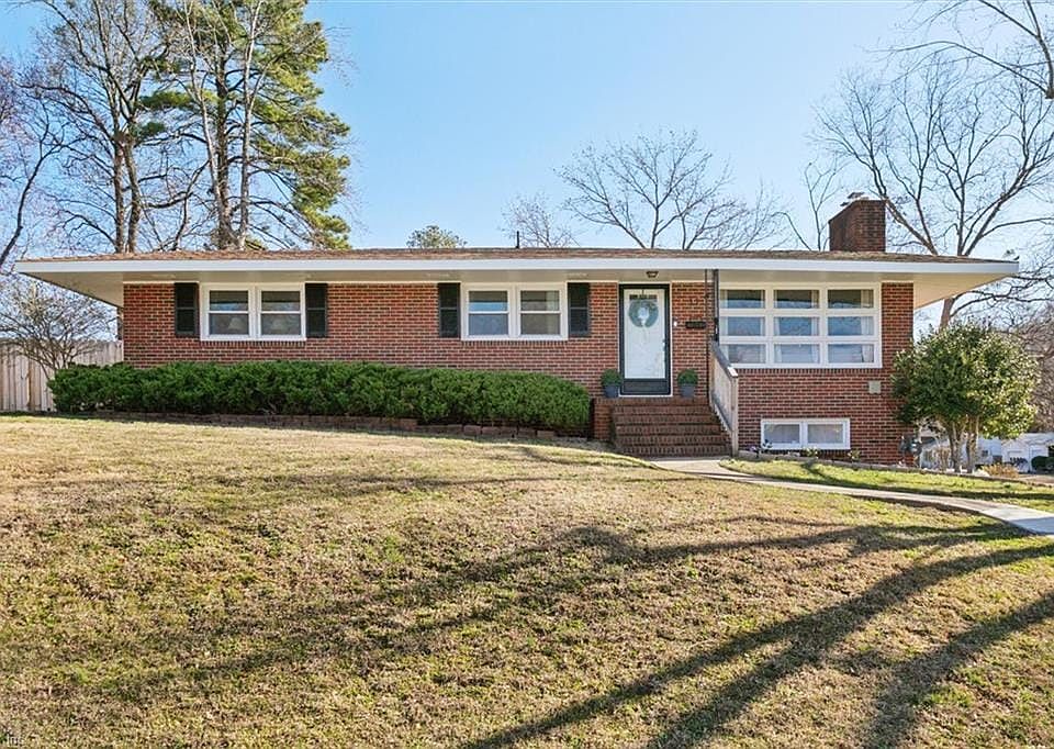 1st image of 11 Brackin Ln