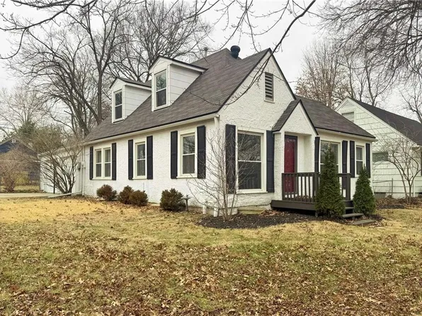 6042 Fontana St, Fairway, KS 66205