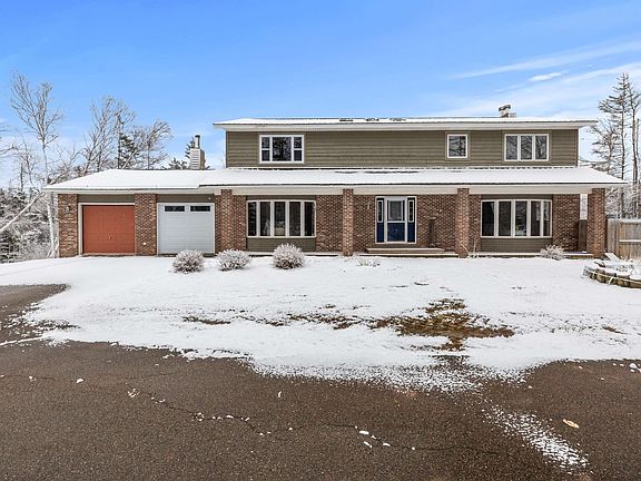 4th image of 47 Maple St