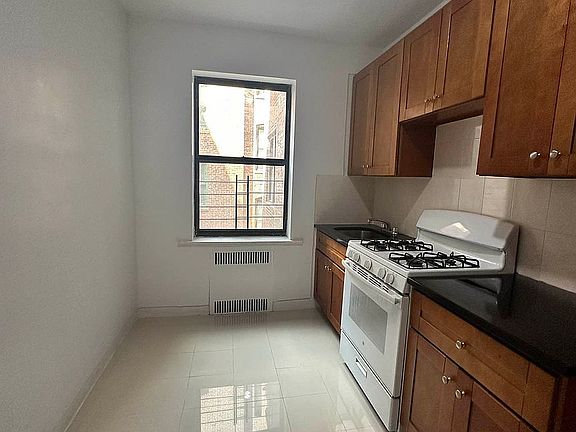 4th image of 3540 82nd St APT 3C