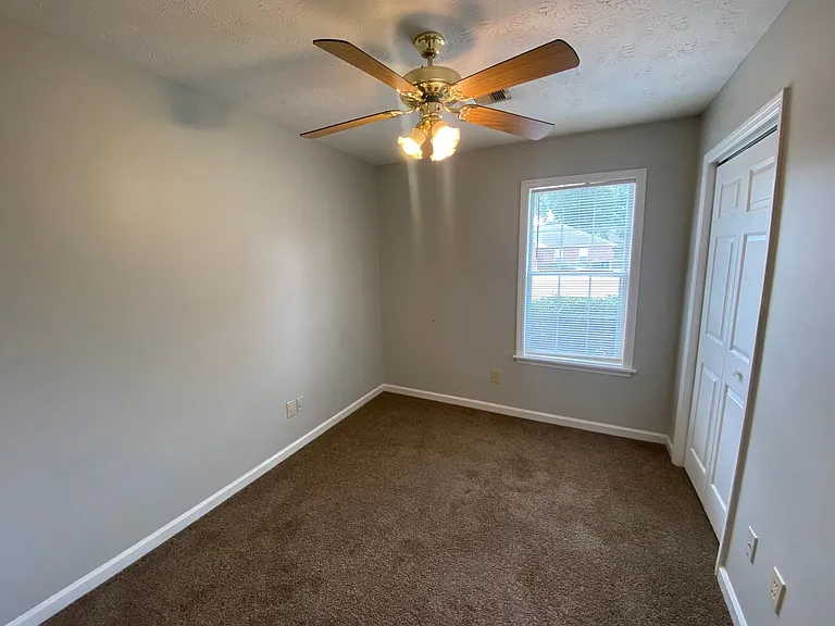 137 Halal Ct — Photo 6