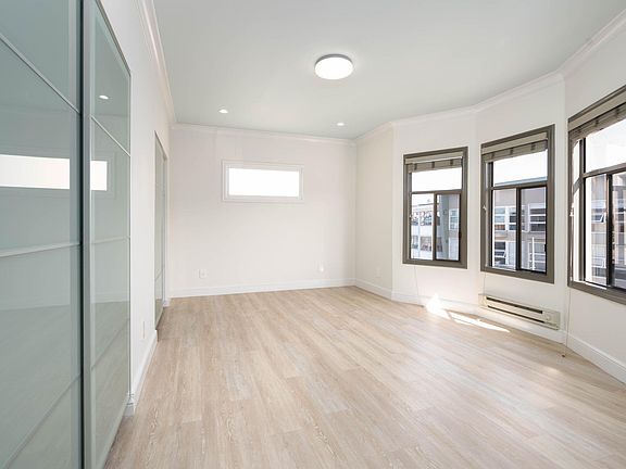 4th image of 3300 Laguna St #12
