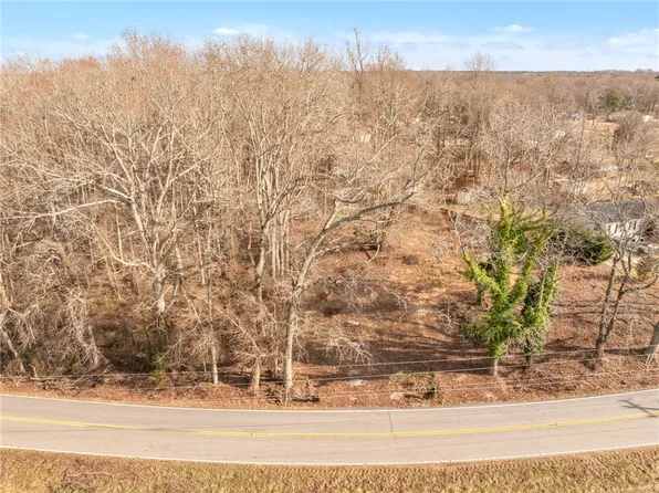 562 Coopers Bridge Rd., Fountain Inn, SC 29644