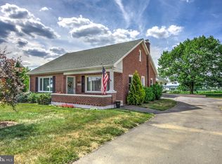 1653 Main St, East Earl, PA 17519