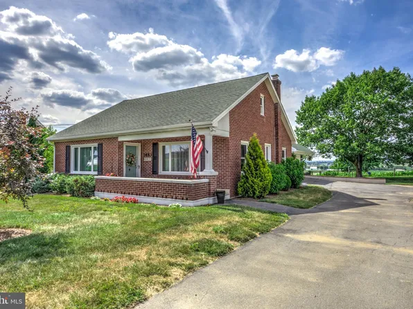 1653 Main St, East Earl, PA 17519