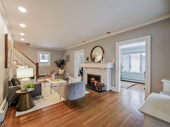 5th image of 17 Collinwood Rd