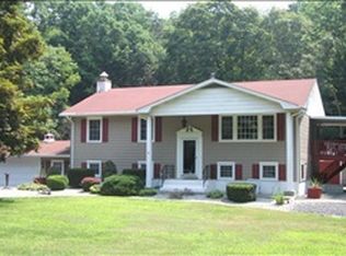 4 Brookdale Rd, Putnam Valley, NY 10579