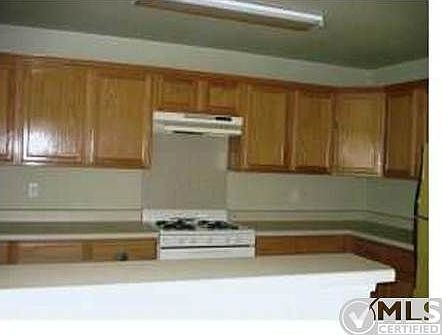 2nd image of 277 Atlantic Rd #A