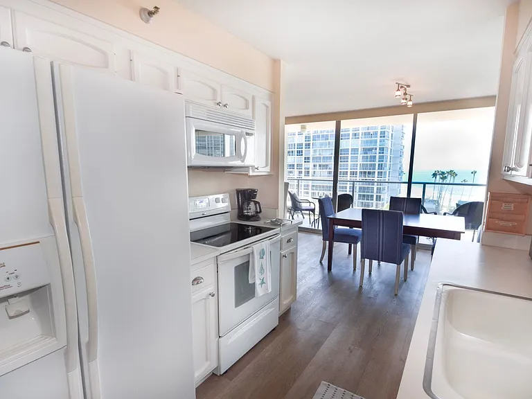 1750 Avenida Del Mundo #608 — Photo 12