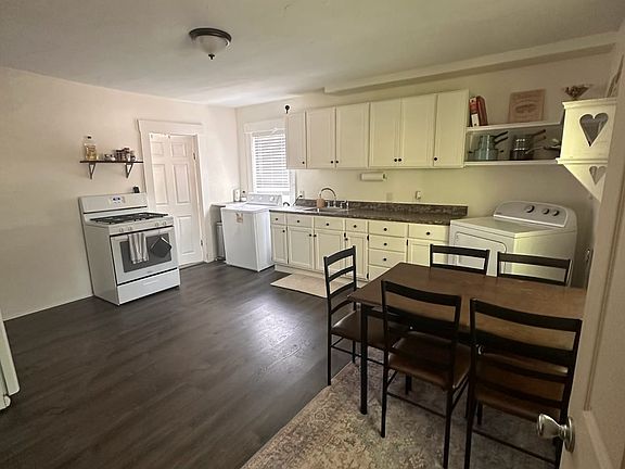 5th image of 32 Willow St APT C