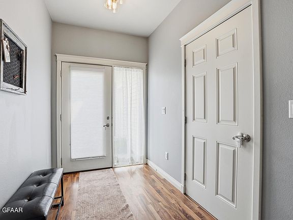 3rd image of 1173 Oxbow Ct