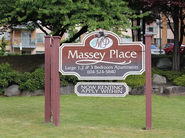 855 McBride Blvd #1, New Westminster, BC V3L 2C4