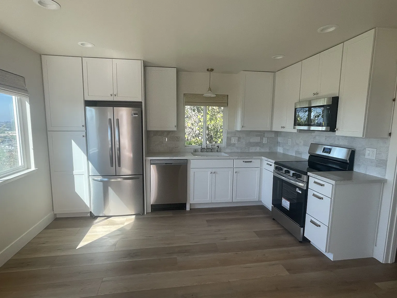 2 bed, 787 sqft, $2,850 — Photo 3