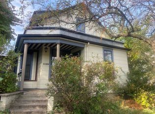 1129 Center Pl, Dubuque, IA 52001