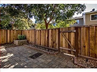 3rd image of 529 Pine Wood Ln