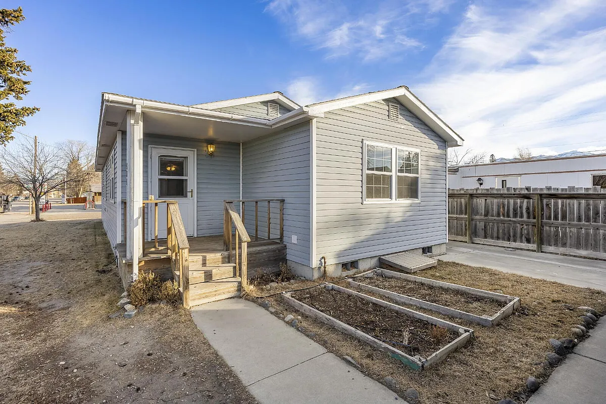 Building Photo - 401 S Main St