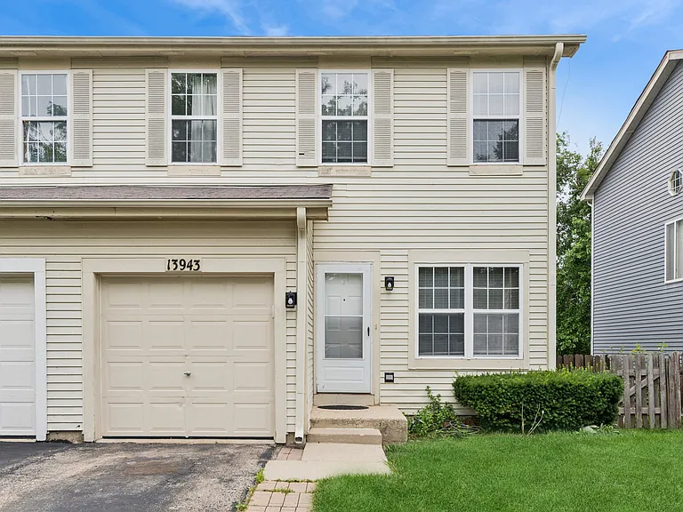 13943 S Oakdale Cir — Photo 1