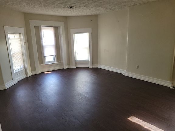2nd image of 936 S 1st St #5