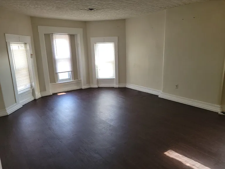 936 S 1st St #5 — Photo 2