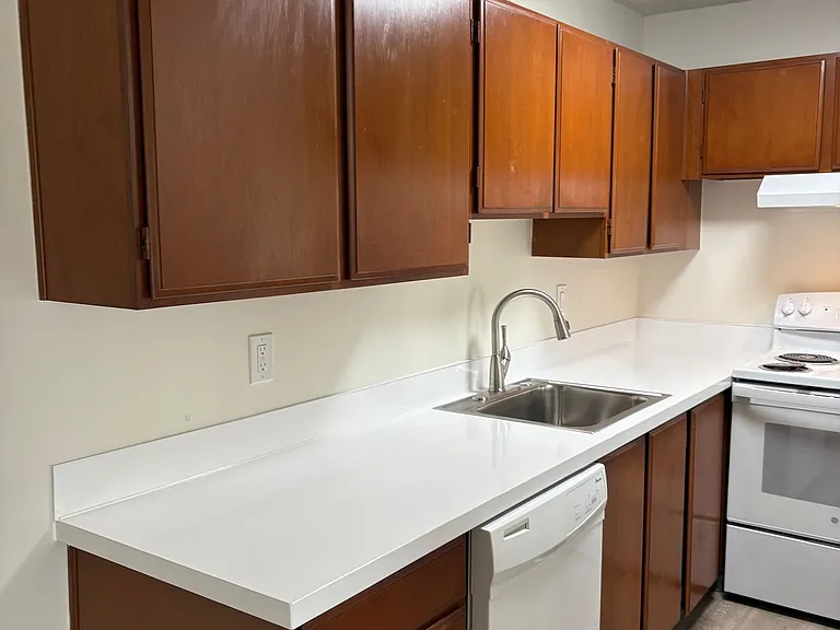 4875 SW Lombard Ave — Photo 17