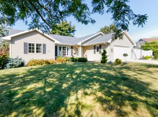 231 Penny Ln, Lake Geneva, WI 53147