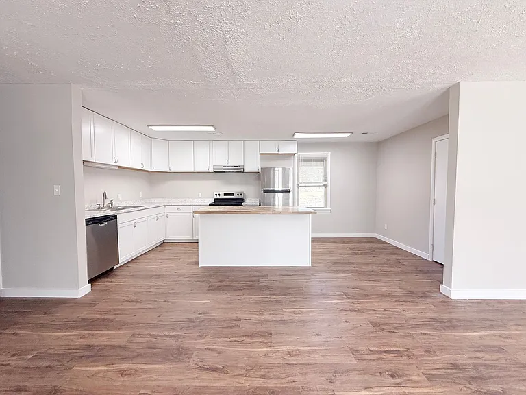 325 Petite Dr — Photo 7