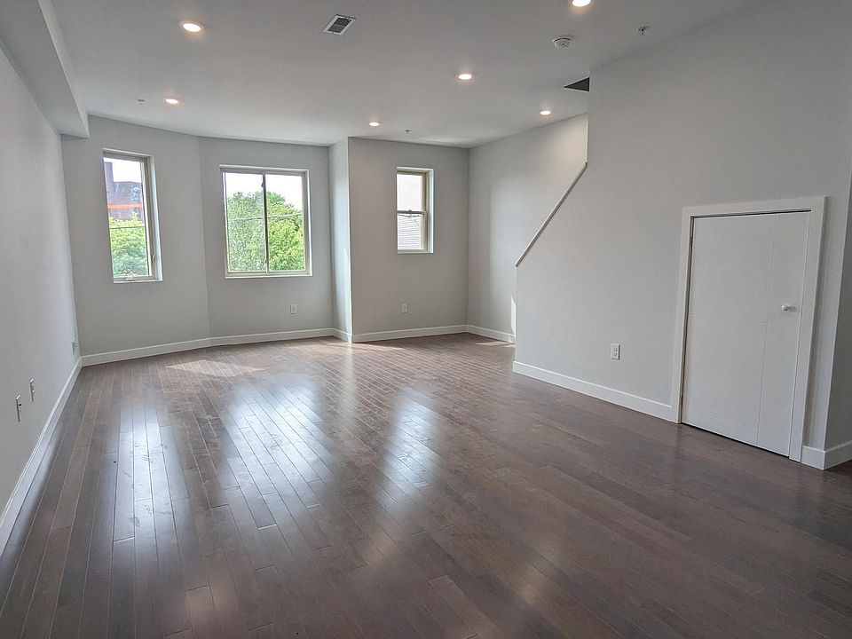 1st image of 2341 N Hancock St #3