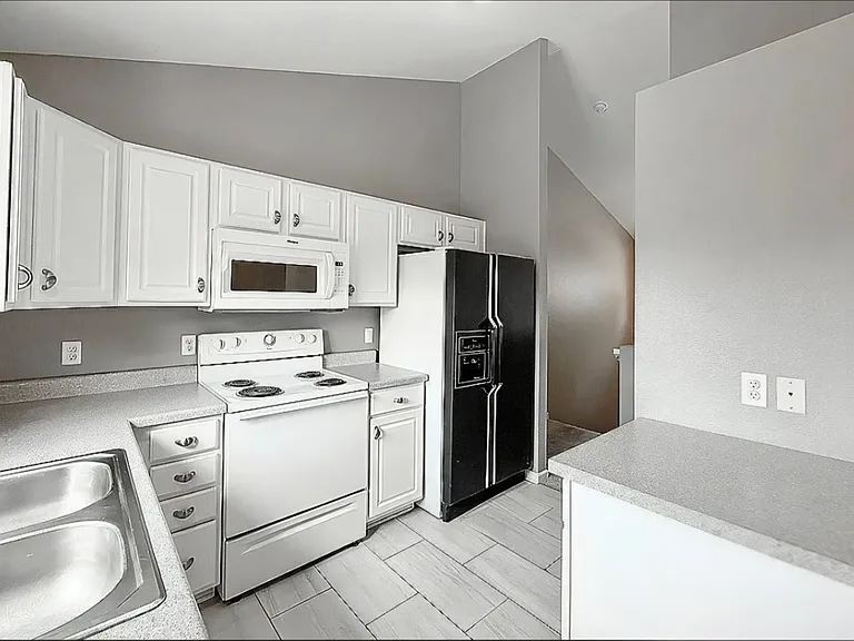 1748 N 207th St — Photo 13