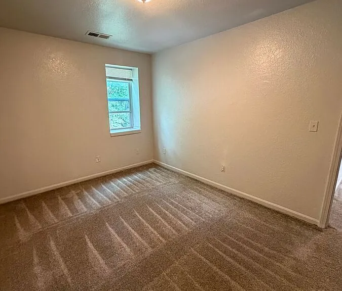 301 E Kansas St — Photo 59